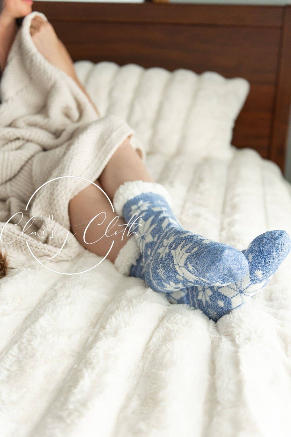 Non-Slip Sherpa Lined Socks - Lt Blue Snowflakes RTS - 219 Main Marketplace