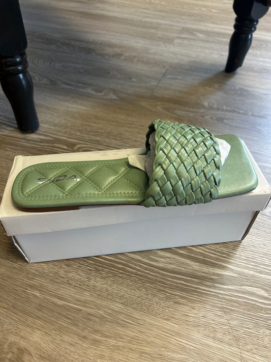 Soda size 10 sandal green